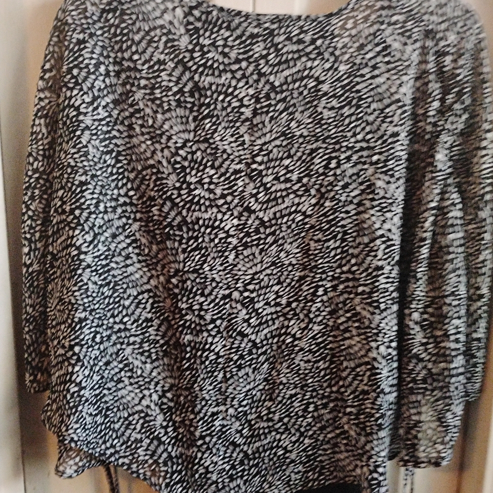 NY Collection Monochrome Patterned Blouse - Picture 3 of 11
